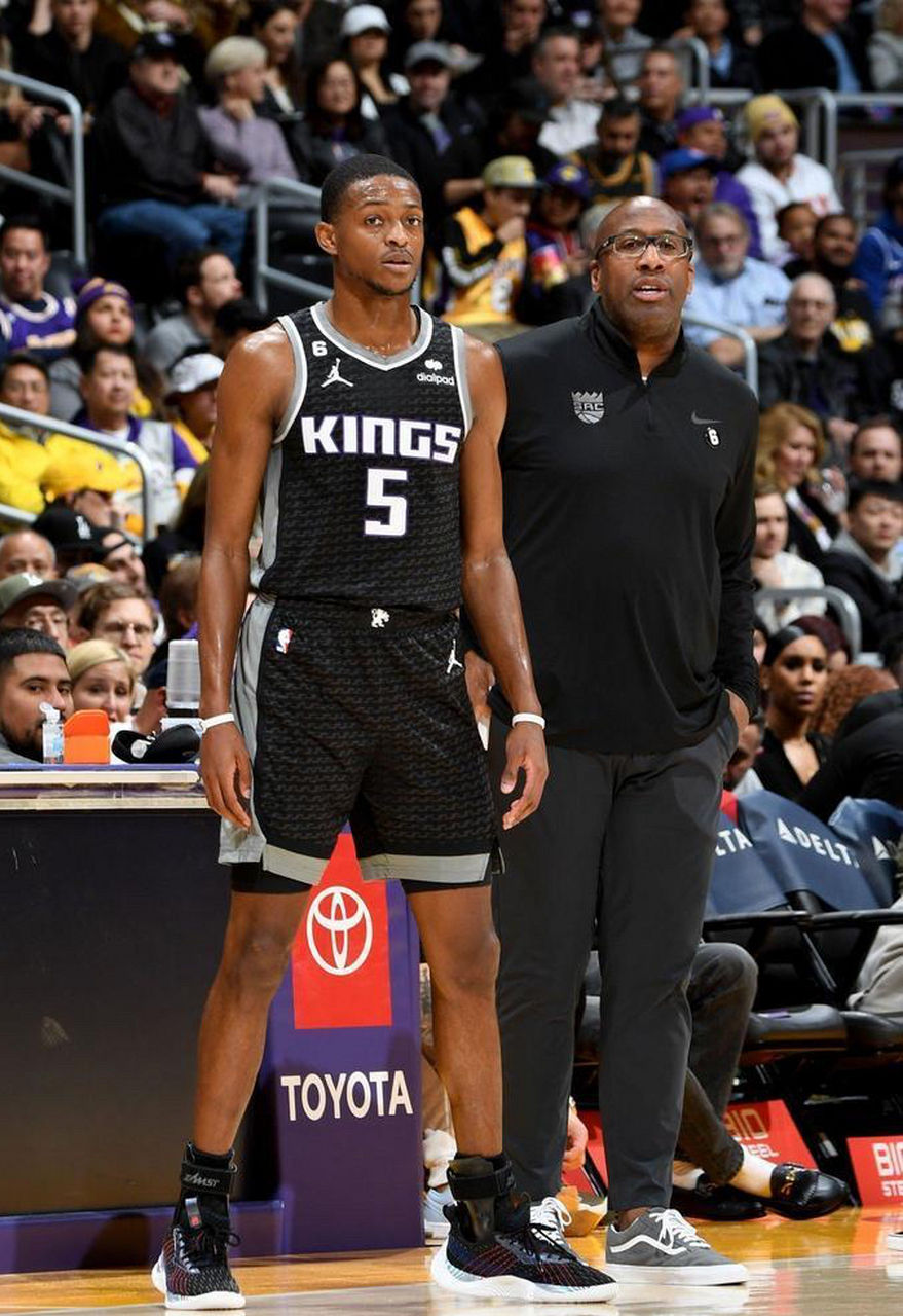 九游综合娱乐关于皇家社会围绕NBA常规赛调整名单萨克拉门托国王调整名单备战意甲，现场解说直呼：加时末段毕尔巴鄂竞技调整名单以备意大利杯的信息